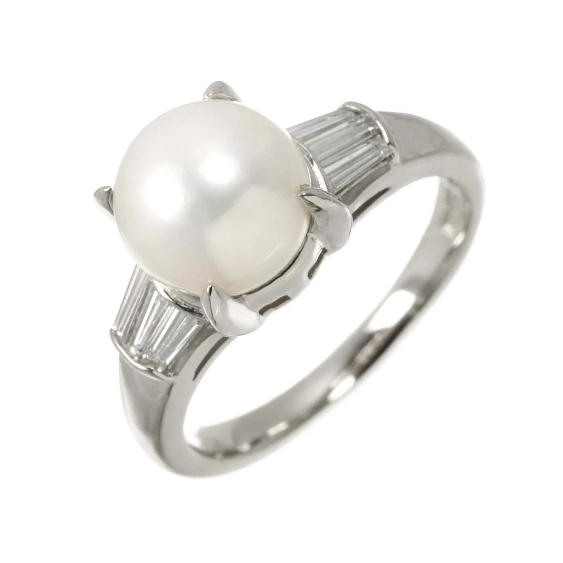 AKOYA PEARL DIAMOND RING PT PLATINUM: Akoya Pearl Diamond Ring Pt Platinum Brand: Unbranded Type/Style: Ring Material: Platinum, Main Stone Akoya Pearl Color: Platinum Size: 5.5-5.75(US) Accessories: None Accessories Notice: W
