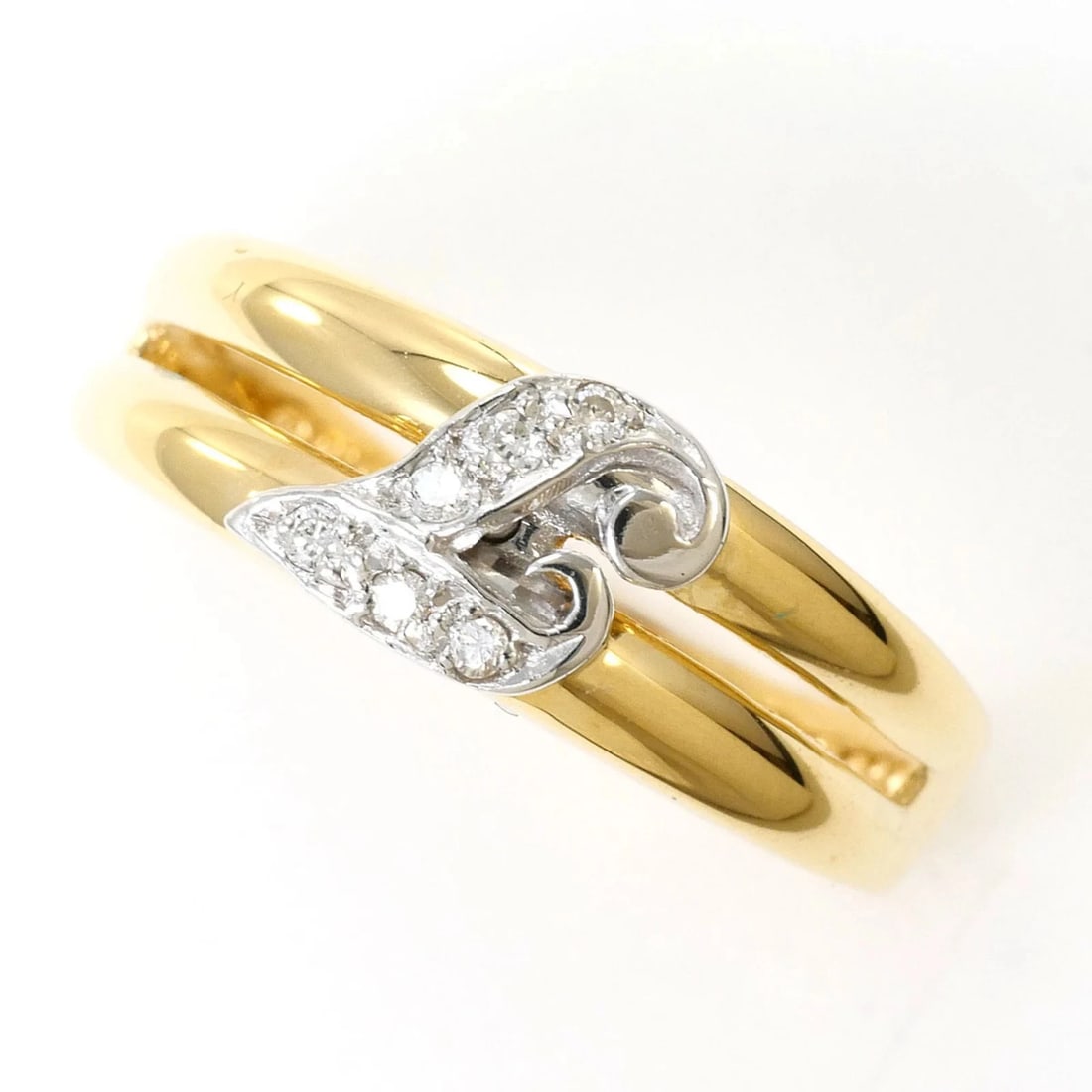 18K (18-KARAT) YELLOW GOLD RING WITH A DIAMOND: 18K (18-karat) yellow gold ring with a diamond Brand: Unbranded Type/Style: Band ring Material: White gold (18K), Yellow gold (18K), Main Stone Natural Color: White gold, Yellow gold Size: US 5.5
