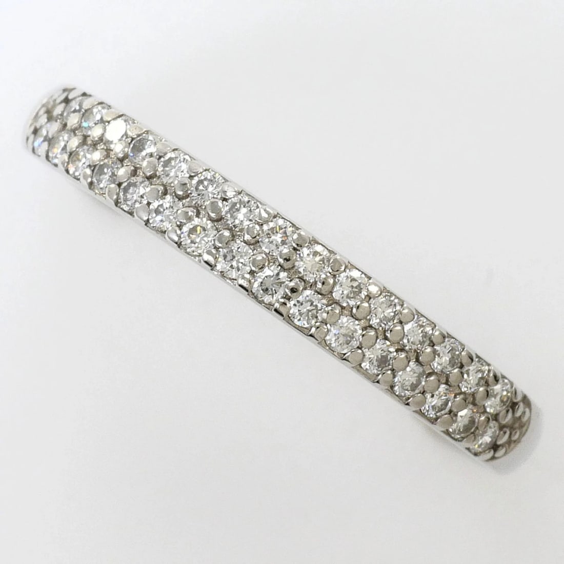 PT900 PLATINUM RING, DIAMOND: PT900 Platinum Ring, Diamond Brand: Unbranded Type/Style: Band ring Material: Platinum 900, Main Stone Natural Color: Platinum Size: US 6 Accessories: None Accessories Notice: When purchasing