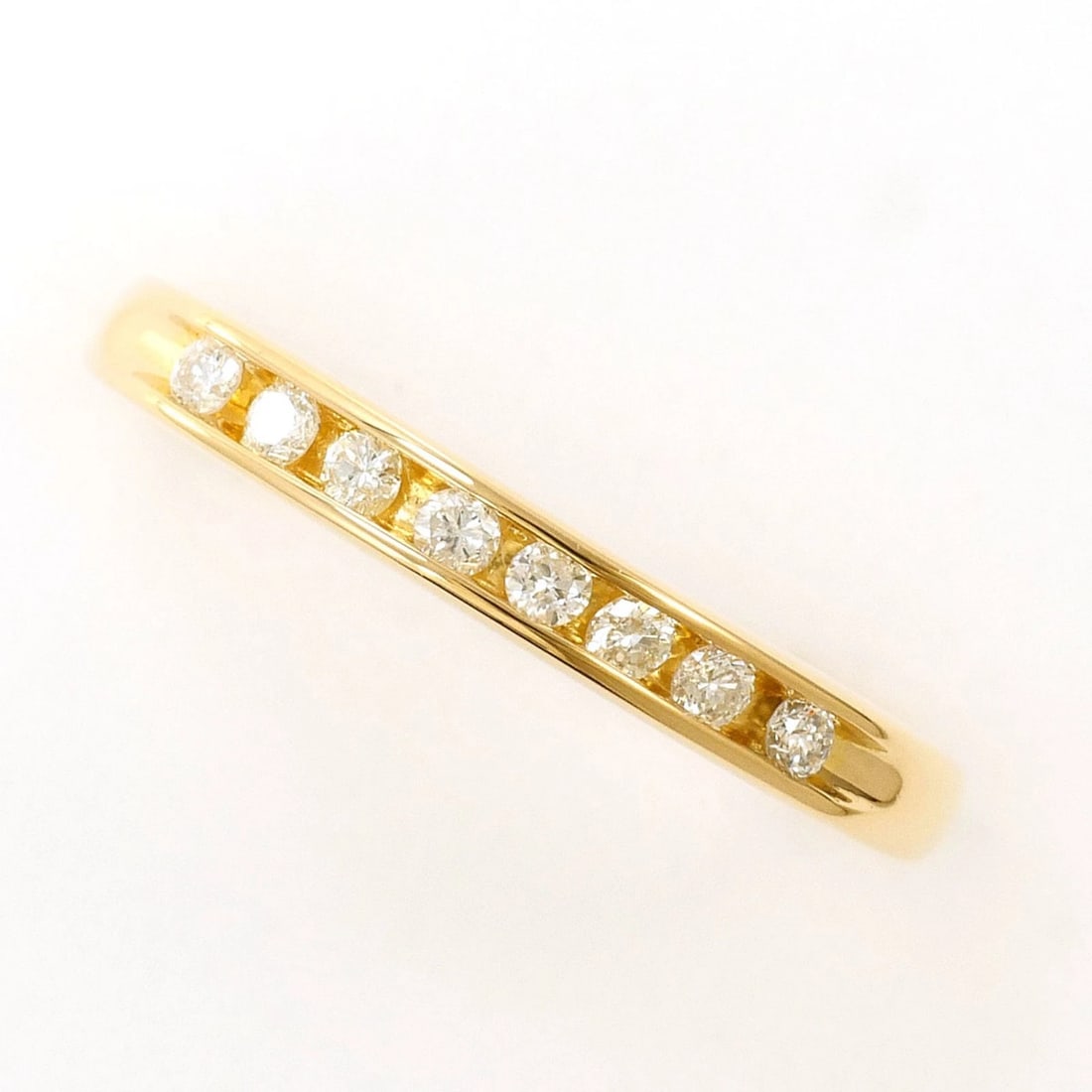 18K (18-KARAT) YELLOW GOLD RING WITH DIAMOND: 18K (18-karat) Yellow Gold Ring with Diamond Brand: Unbranded Type/Style: Band ring Material: Yellow gold (18K), Main Stone Natural Color: Yellow gold Size: US 4.5 Accessories: None Access