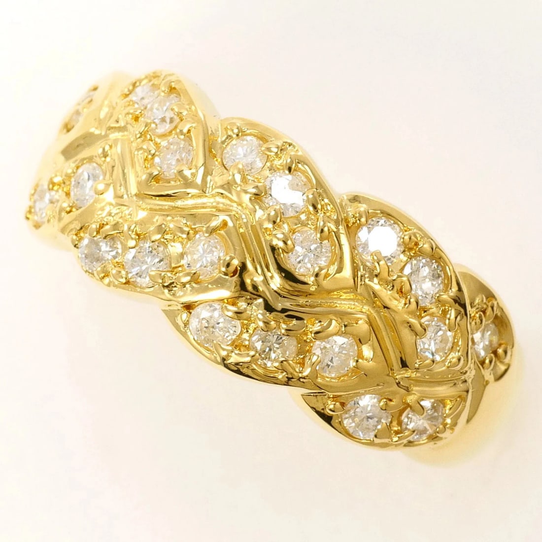 18K (18-KARAT) YELLOW GOLD RING WITH DIAMOND: 18K (18-karat) Yellow Gold Ring with Diamond Brand: Unbranded Type/Style: Band ring Material: Yellow gold (18K), Main Stone Natural Color: Yellow gold Size: US 6 Accessories: None Accessor