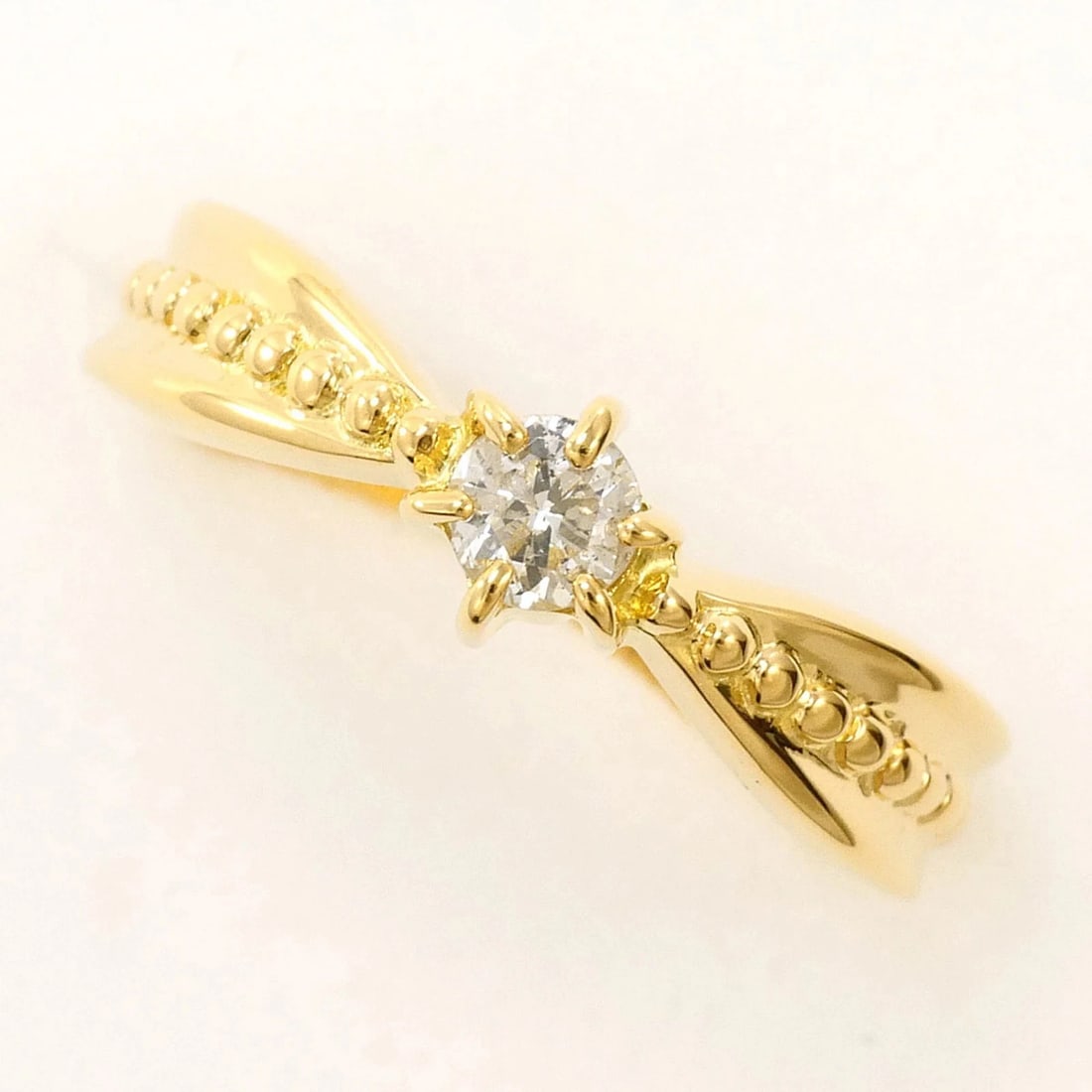 18K (18-KARAT) YELLOW GOLD RING WITH DIAMOND: 18K (18-karat) Yellow Gold Ring with Diamond Brand: Unbranded Type/Style: Band ring Material: Yellow gold (18K), Main Stone Natural Color: Yellow gold Size: US 3.5 Accessories: None Access