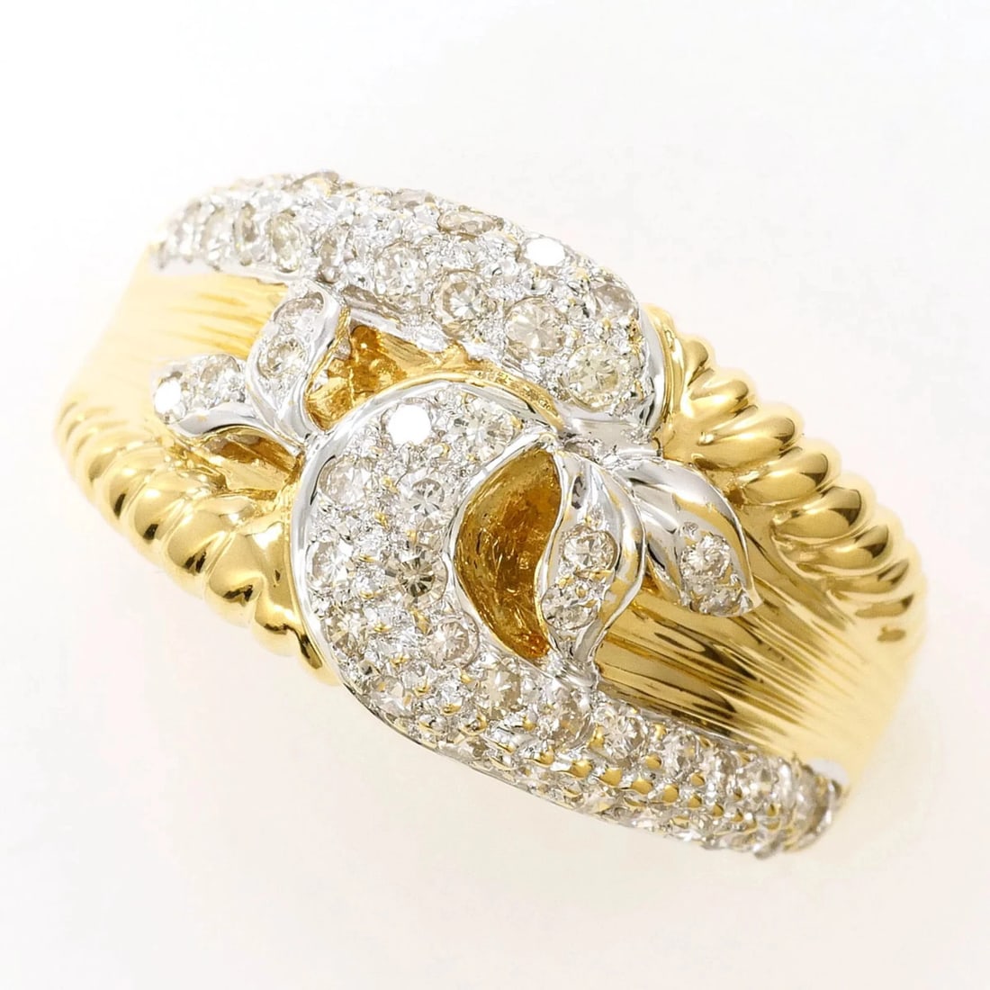 18K (18-KARAT) YELLOW GOLD RING WITH DIAMOND: 18K (18-karat) Yellow Gold Ring with Diamond Brand: Unbranded Type/Style: Band ring Material: White gold (18K), Yellow gold (18K), Main Stone Natural Color: White gold, Yellow gold Size: US 6.5