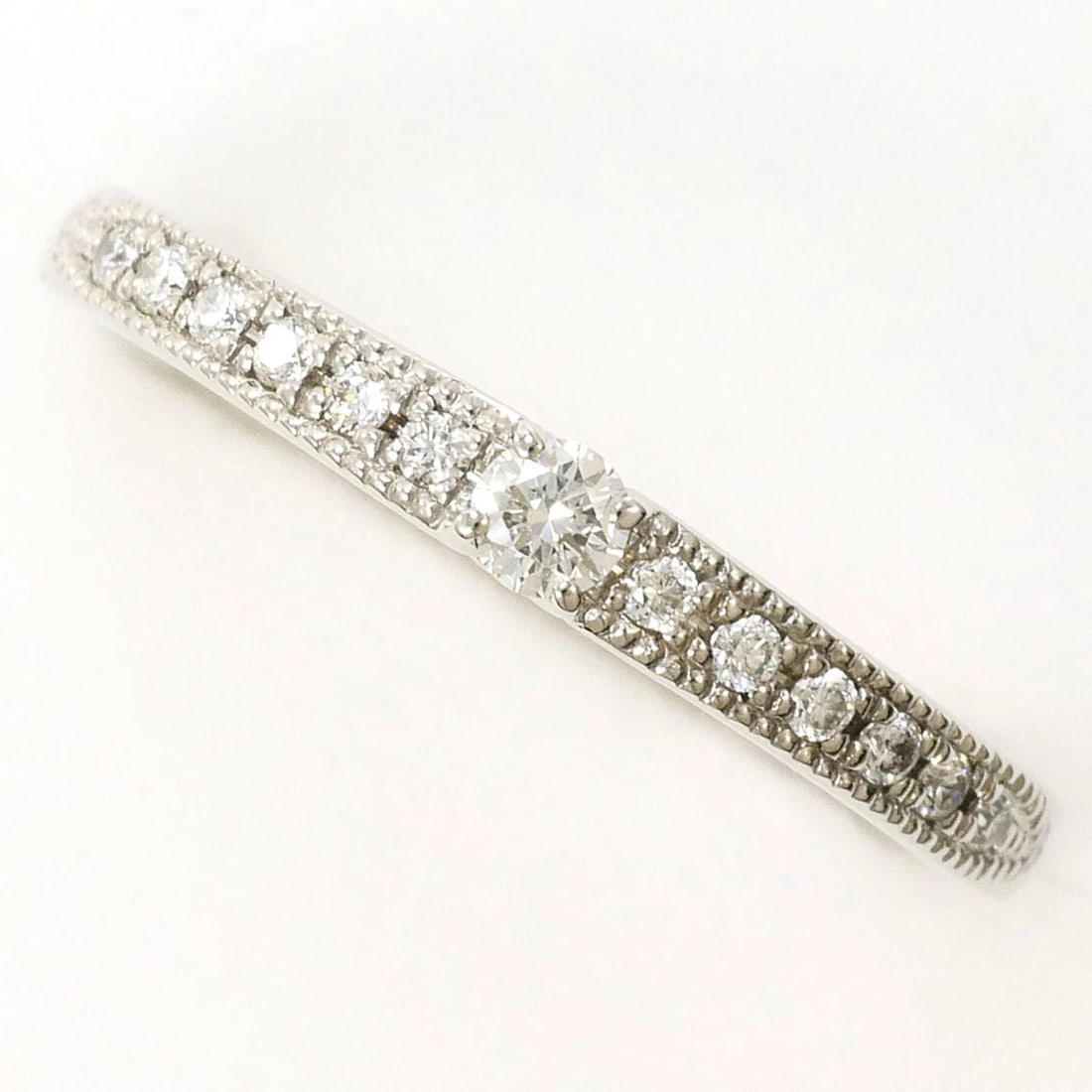 PT900 PLATINUM RING WITH DIAMOND: PT900 Platinum Ring with Diamond Brand: Unbranded Type/Style: Band ring Material: Platinum 900, Main Stone Natural Color: Platinum Size: US 3.5 Accessories: None Accessories Notice: When purchasing