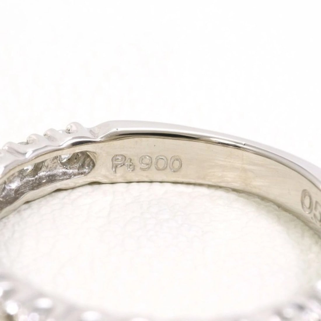 PT900 PLATINUM RING WITH DIAMOND - 4