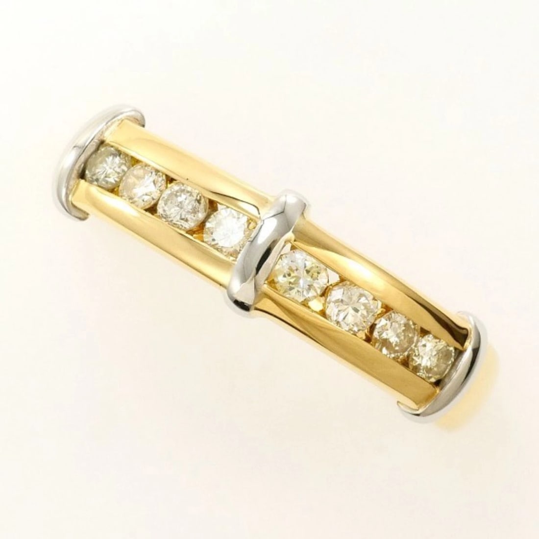 PT900 PLATINUM 18K YELLOW GOLD RING WITH DIAMOND: PT900 Platinum 18K Yellow Gold Ring with Diamond Brand: Unbranded Type/Style: Band ring Material: Platinum 900, Yellow gold (18K), Main Stone Natural Color: Platinum, Yellow gold Size: US 7.5 Acce