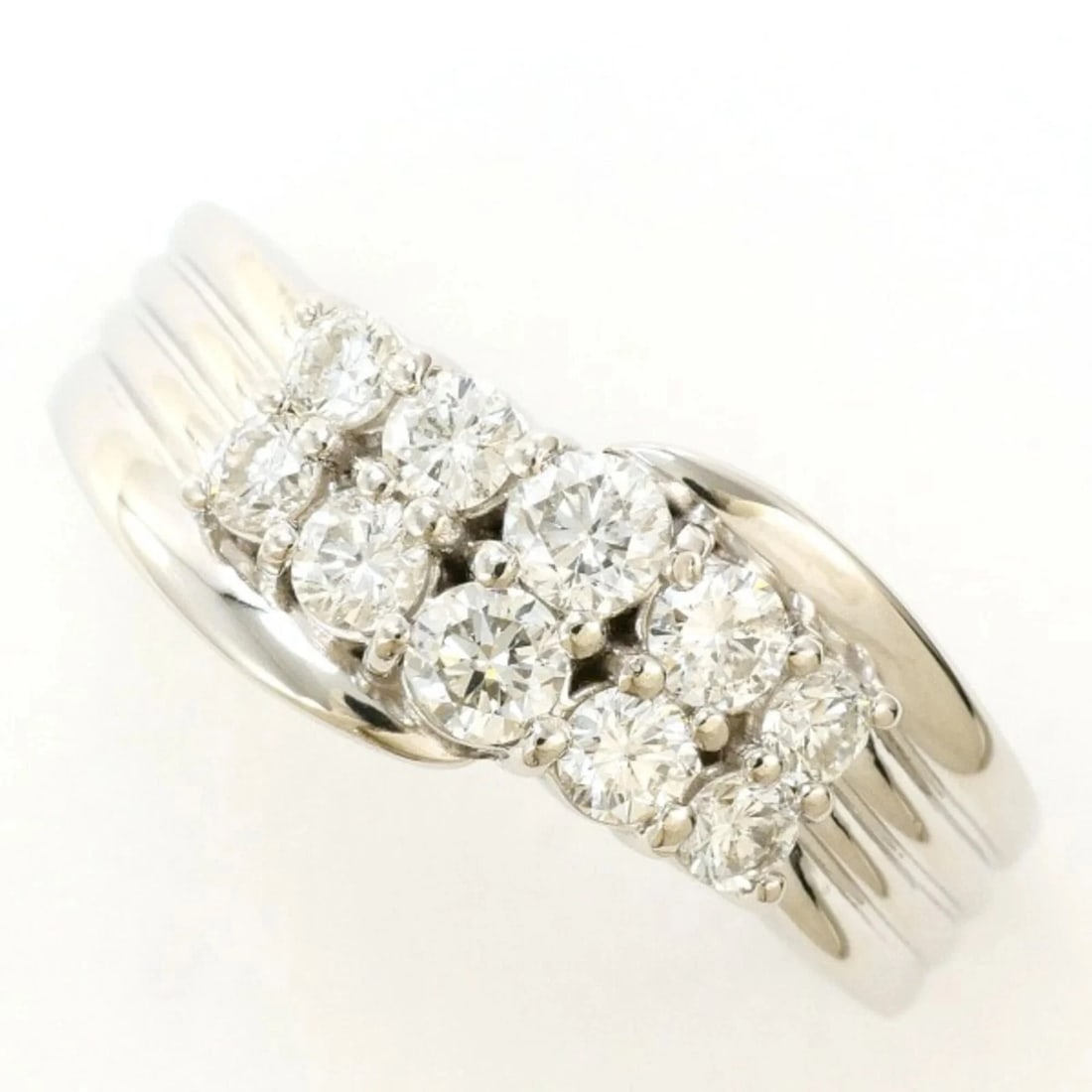 PT900 PLATINUM RING WITH DIAMOND: PT900 Platinum Ring with Diamond Brand: Unbranded Type/Style: Band ring Material: Platinum 900, Main Stone Natural Color: Platinum Size: US 5 Accessories: None Accessories Notice: When purchasing