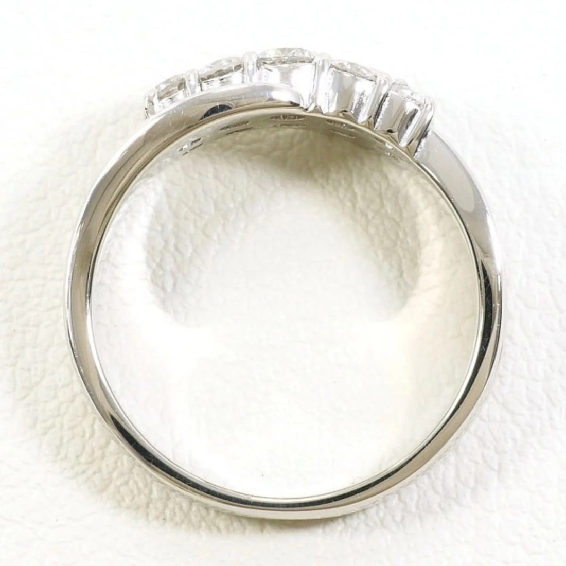 PT900 PLATINUM RING WITH DIAMOND - 3