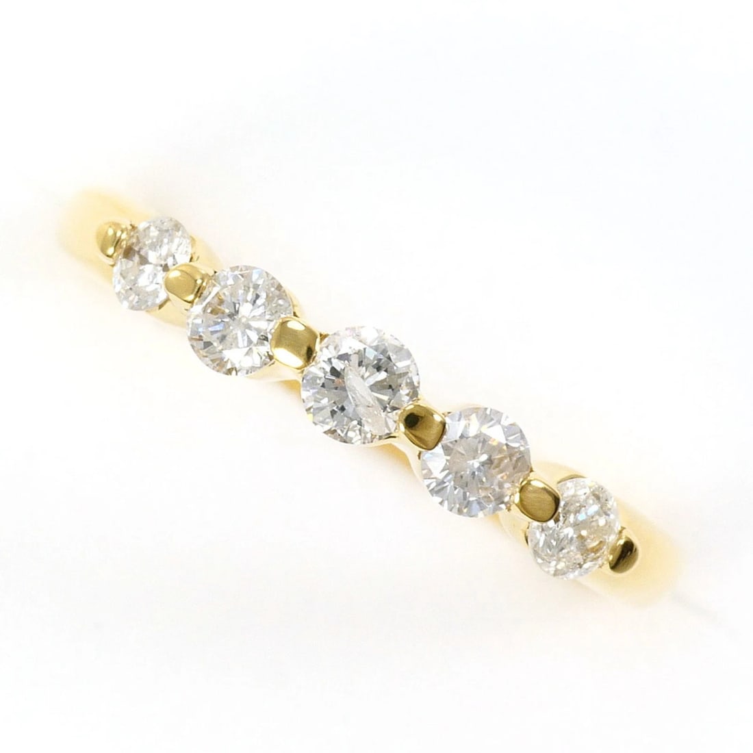 18K (18-KARAT) YELLOW GOLD RING WITH DIAMOND: 18K (18-karat) Yellow Gold Ring with Diamond Brand: Unbranded Type/Style: Band ring Material: Yellow gold (18K), Main Stone Natural Color: Yellow gold Size: US 3.5 Accessories: None Accessories
