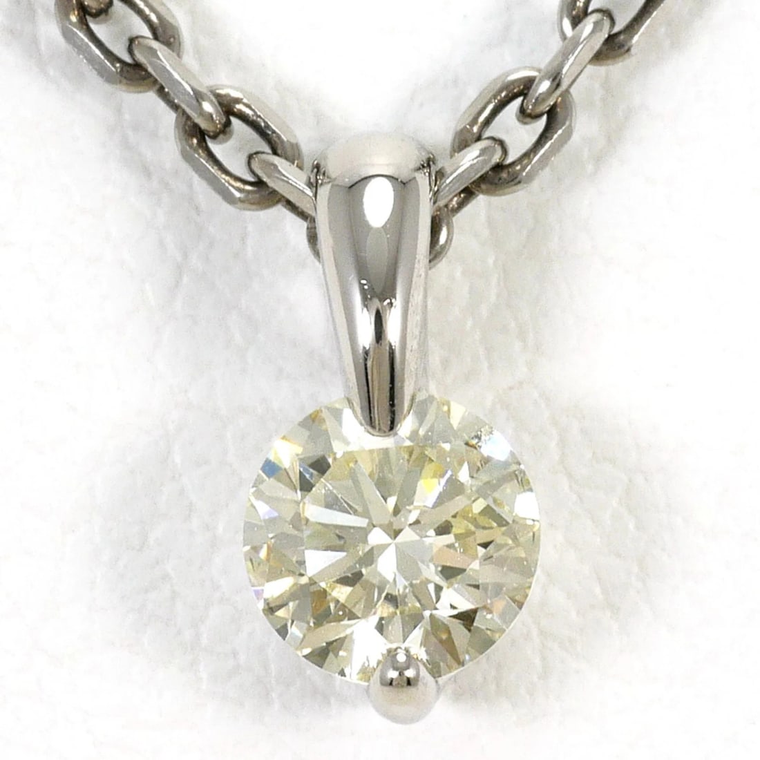 PT900 PLATINUM / PT850 NECKLACE WITH YELLOW DIAMOND: PT900 Platinum / PT850 Necklace with Yellow Diamond Brand: Unbranded Type/Style: Necklace Material: Platinum 850, Platinum 900, Main Stone Natural Color: Platinum, Yellow Size: Length: 35cm