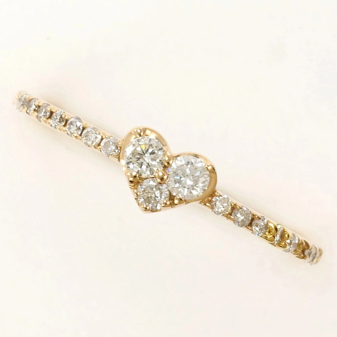 18K (18-KARAT GOLD) PINK GOLD RING WITH DIAMOND: 18K (18-karat gold) Pink Gold Ring with Diamond Brand: Unbranded Type/Style: Band ring Material: Pink gold (18K), Main Stone Natural Color: Pink gold Size: US 6 Accessories: None Accessories Notice:
