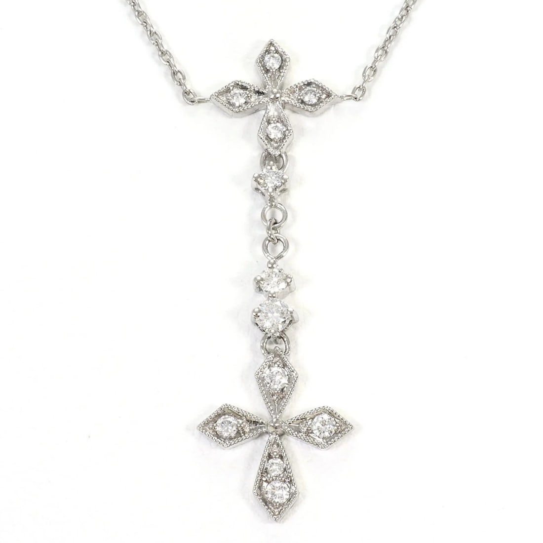 18K (18-KARAT WHITE GOLD) NECKLACE WITH DIAMOND: 18K (18-karat white gold) necklace with diamond Brand: Unbranded Type/Style: Necklace Material: White gold (18K), Main Stone Natural Color: White gold Size: Length: 42cm Accessories: None