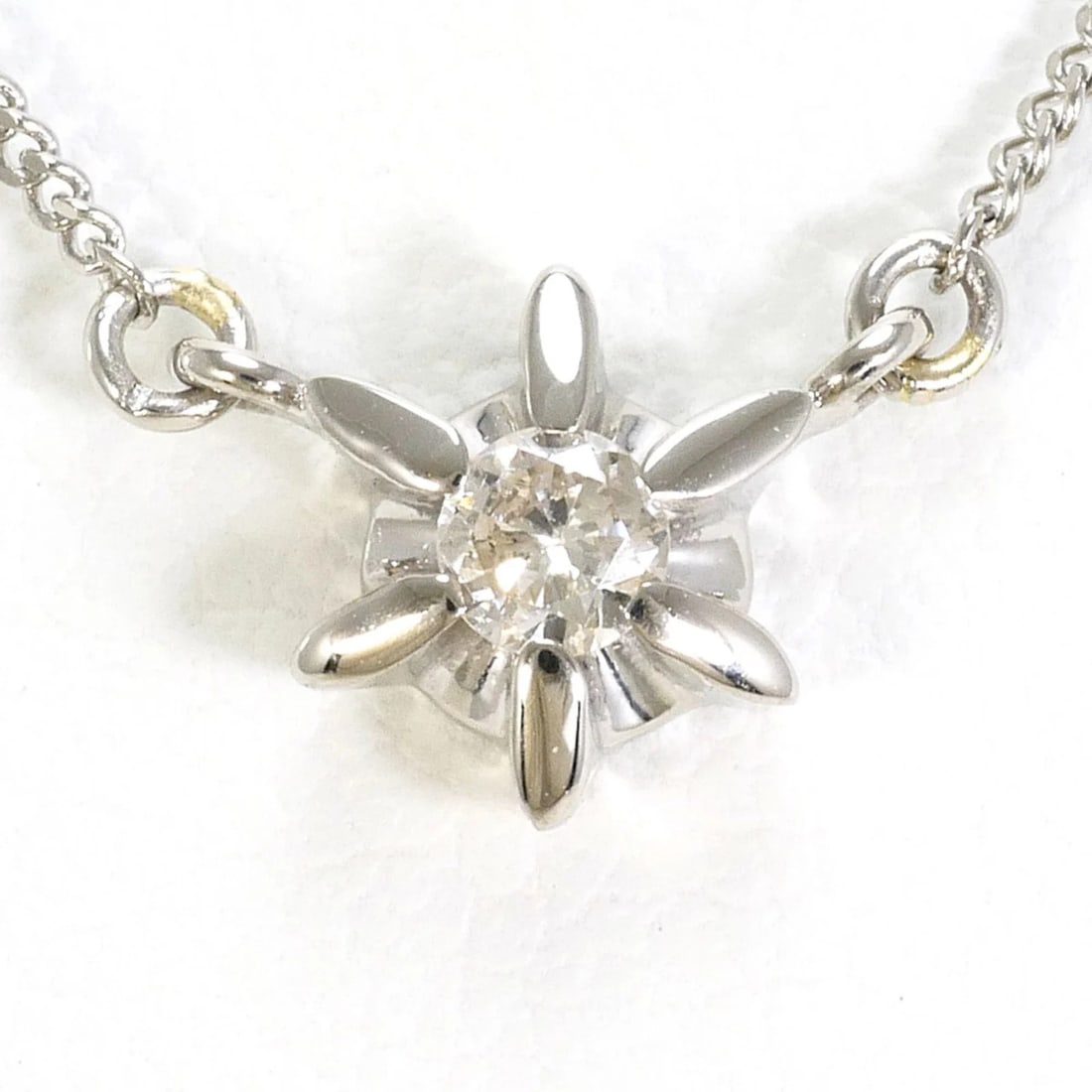PT900 PLATINUM / PT850 NECKLACE WITH DIAMOND: PT900 Platinum / PT850 Necklace with Diamond Brand: Unbranded Type/Style: Necklace Material: Platinum 850, Platinum 900, Main Stone Natural Color: Platinum Size: Length: 41cm Accessories: None