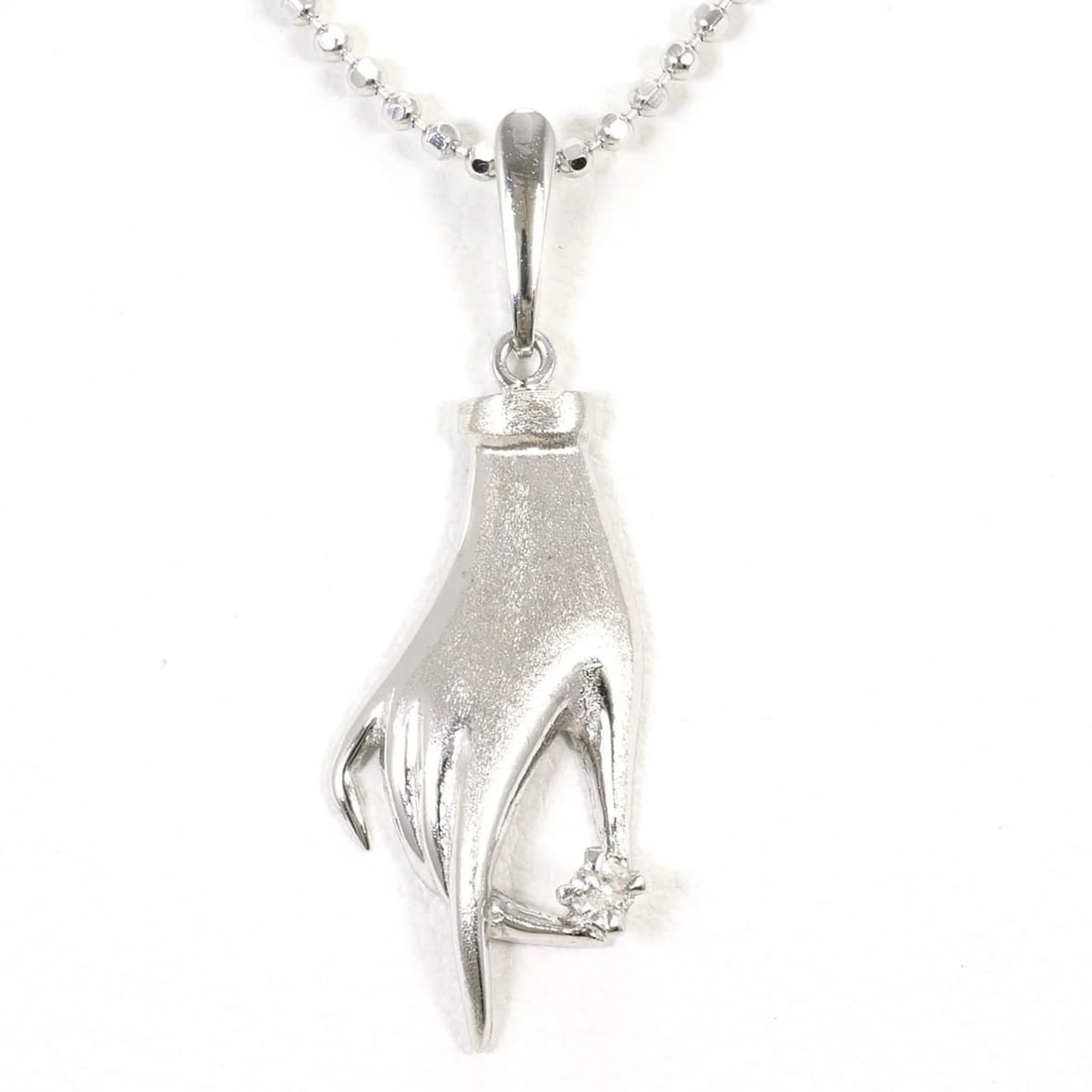 K14 14K WG WHITE GOLD NECKLACE WITH DIAMOND: K14 14K WG White Gold Necklace with Diamond Brand: Unbranded Type/Style: Necklace Material: White gold (14K), Main Stone Natural Color: White gold Size: Length: 40cm Accessories: None Acce