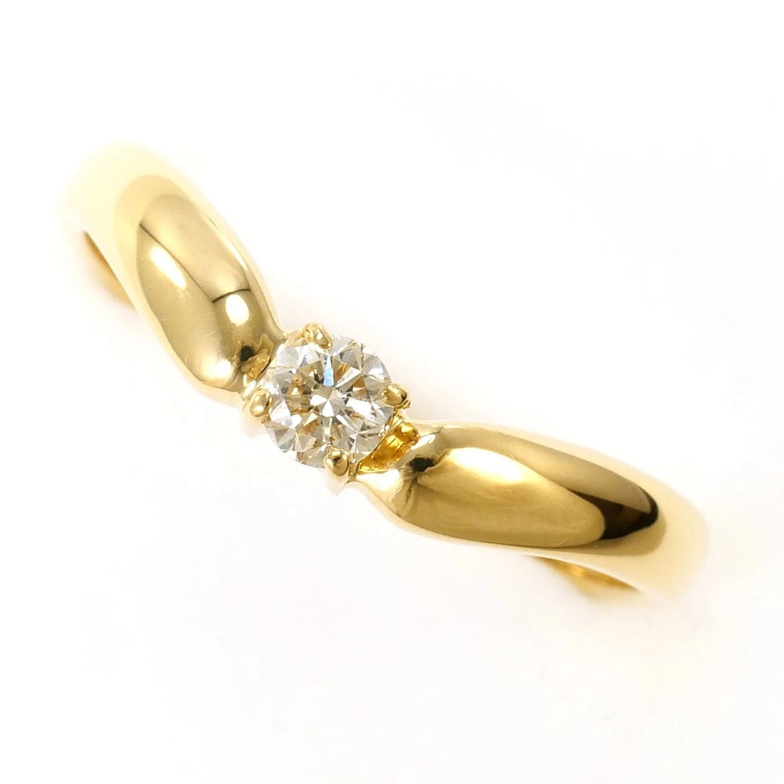 18K (18-KARAT) YELLOW GOLD RING WITH DIAMOND: 18K (18-karat) Yellow Gold Ring with Diamond Brand: Unbranded Type/Style: Band ring Material: Yellow gold (18K), Main Stone Natural Color: Yellow gold Size: US 6 Accessories: None Accessor