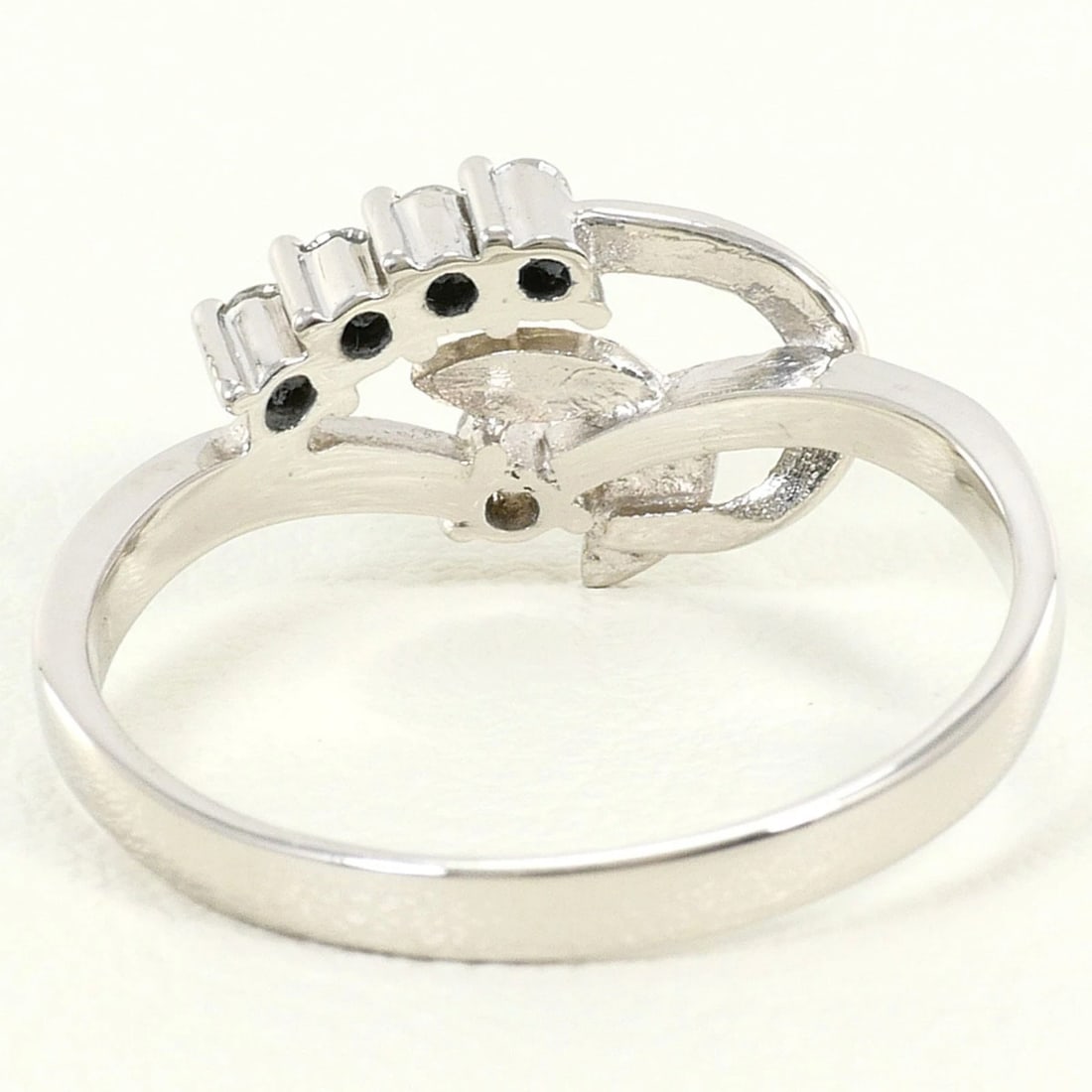 PT900 PLATINUM RING, DIAMOND - 3