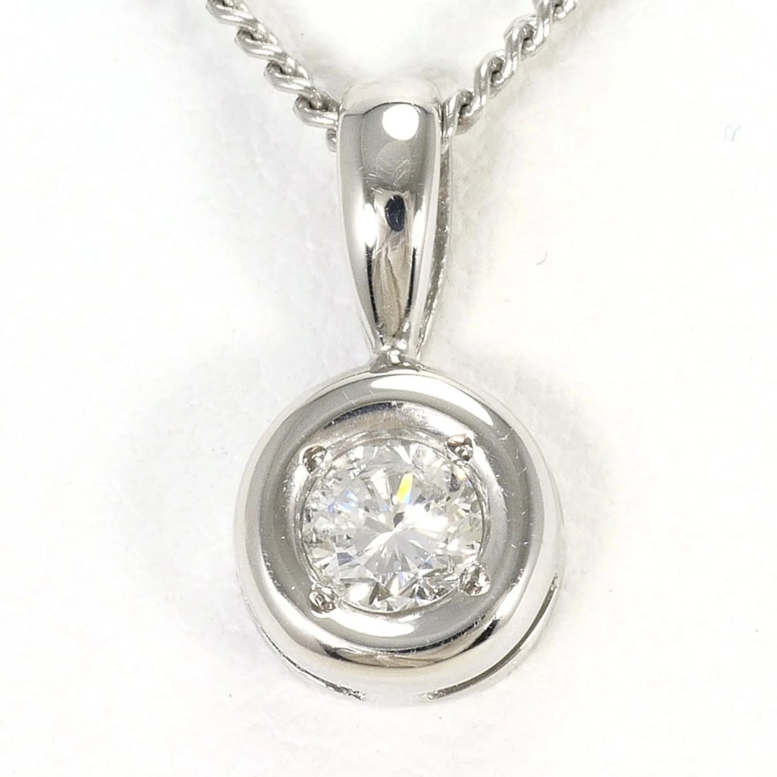 PT900 PLATINUM / PT850 NECKLACE WITH DIAMOND: PT900 Platinum / PT850 Necklace with Diamond Brand: Unbranded Type/Style: Necklace Material: Platinum 850, Platinum 900, Main Stone Natural Color: Platinum Size: Length: 40cm Accessories: None