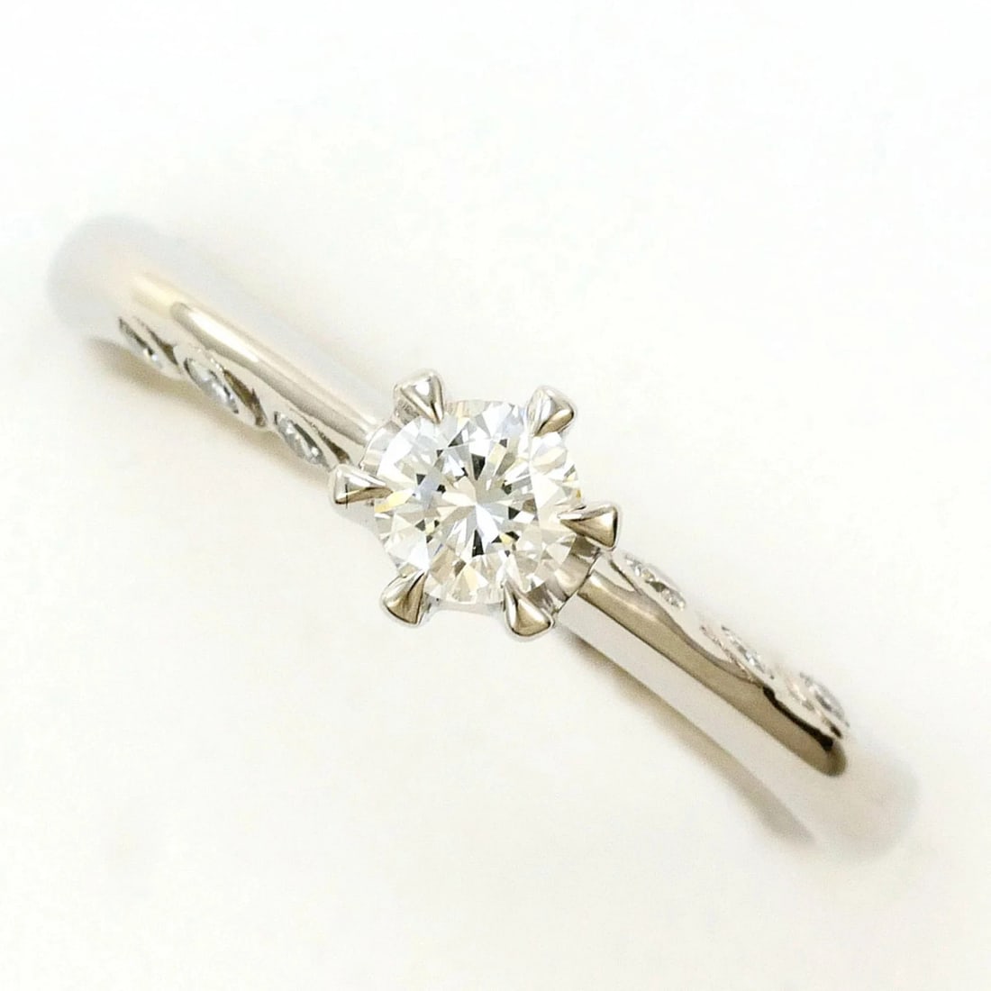 PT900 PLATINUM RING, DIAMOND