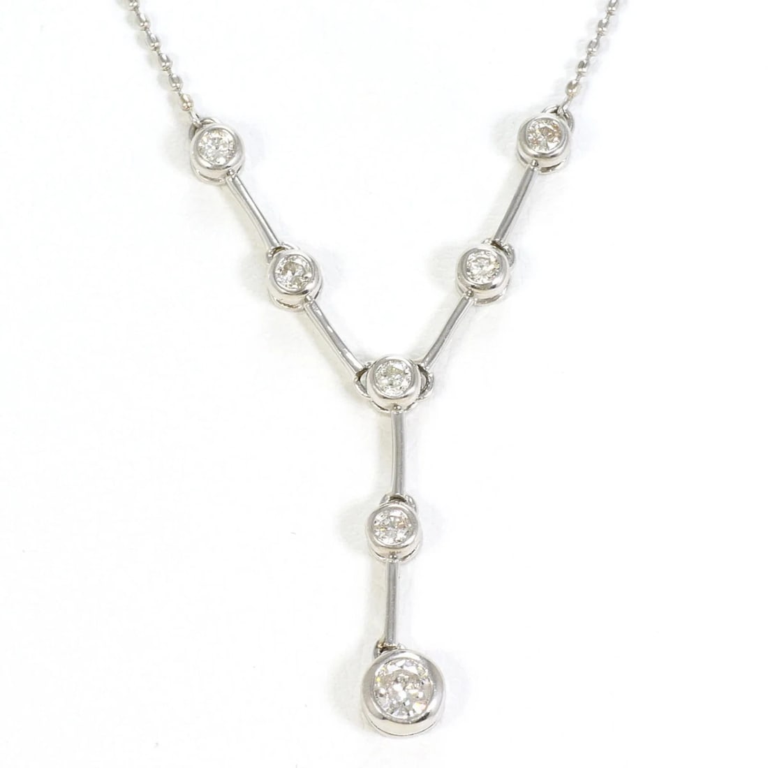 PT900 PLATINUM / PT850 NECKLACE WITH DIAMOND: PT900 Platinum / PT850 Necklace with Diamond Brand: Unbranded Type/Style: Necklace Material: Platinum 850, Platinum 900, Main Stone Natural Color: Platinum Size: Length: 42cm Accessories: None