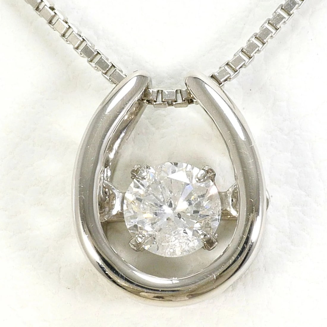 PT900 PLATINUM / PT850 NECKLACE WITH DIAMOND: PT900 Platinum / PT850 Necklace with Diamond Brand: Unbranded Type/Style: Necklace Material: Platinum 850, Platinum 900, Color: Platinum Size: Length 40cm Accessories: None Accessories Not
