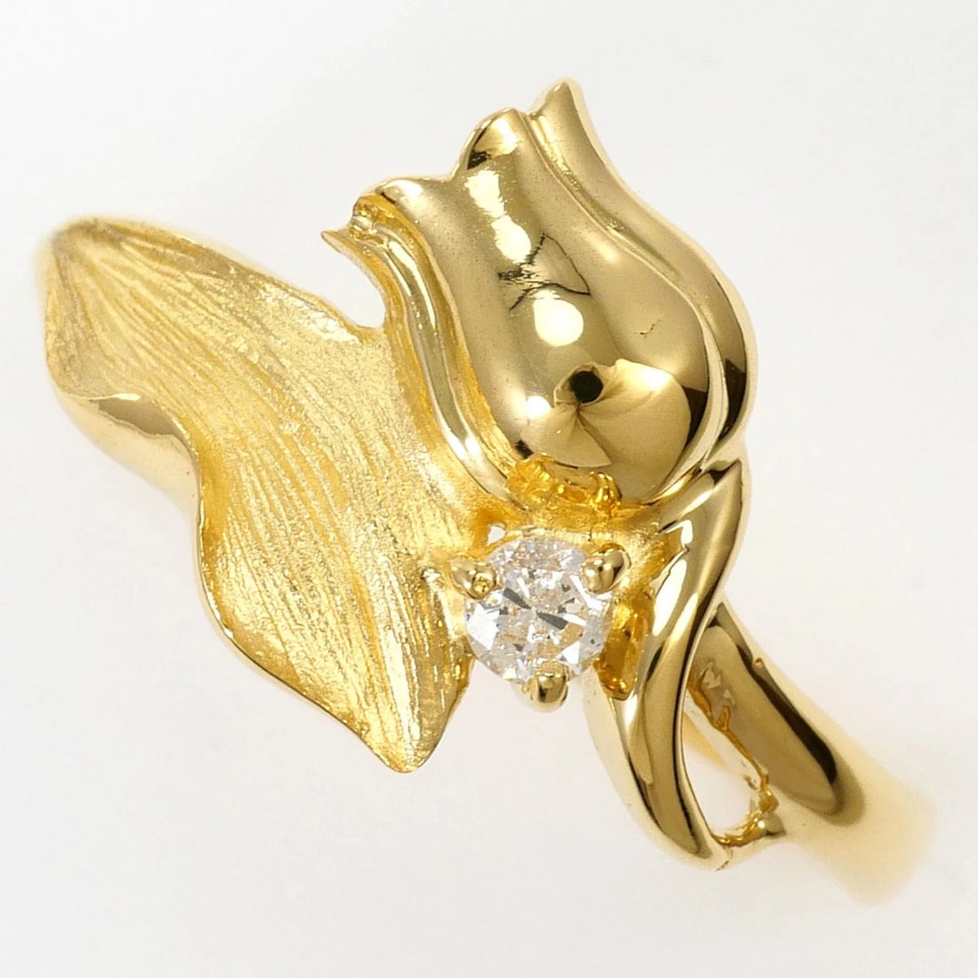 18K (18-KARAT) YELLOW GOLD RING, DIAMOND: 18K (18-karat) Yellow Gold Ring, Diamond Brand: Unbranded Type/Style: Band ring Material: Yellow gold (18K), Main Stone Natural Color: Yellow gold Size: US 6.5 Accessories: None Accessorie
