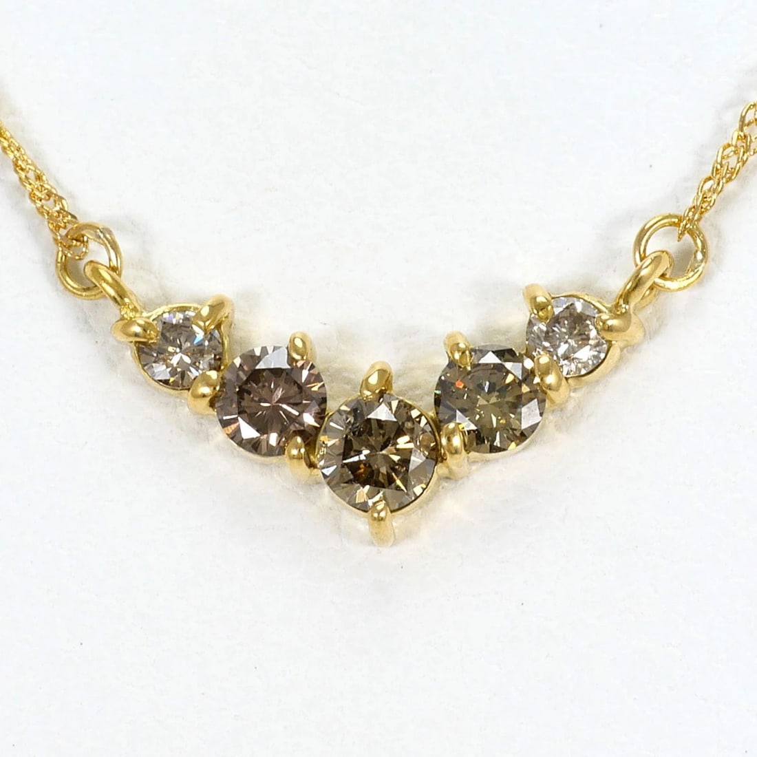 18K (18-KARAT) YELLOW GOLD NECKLACE WITH BROWN DIAMOND: 18K (18-karat) Yellow Gold Necklace with Brown Diamond Brand: Unbranded Type/Style: Necklace Material: Yellow gold (18K), Main Stone Natural Color: Brown, Yellow gold Size: Length: 42cm Accessorie