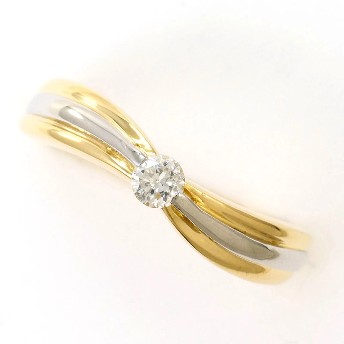 PT900 PLATINUM 18K YELLOW GOLD RING WITH DIAMOND: PT900 Platinum 18K Yellow Gold Ring with Diamond Brand: Unbranded Type/Style: Band ring Material: Platinum 900, Yellow gold (18K), Main Stone Natural Color: Platinum, Yellow gold Size: US 5.5 Acce