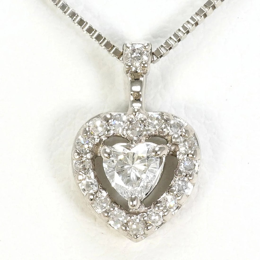 K14 14K WG WHITE GOLD NECKLACE WITH DIAMONDS: K14 14K WG White Gold Necklace with Diamonds Brand: Unbranded Type/Style: Necklace Material: White gold (14K), Main Stone Natural Color: White gold Size: length: 40cm Accessories: None Acc