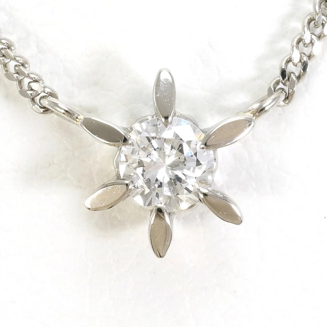 PT850 PLATINUM NECKLACE WITH DIAMOND: PT850 Platinum Necklace with Diamond Brand: Unbranded Type/Style: Necklace Material: Platinum 850, Main Stone Natural Color: Platinum Size: Length: 41cm Accessories: None Accessories Notic