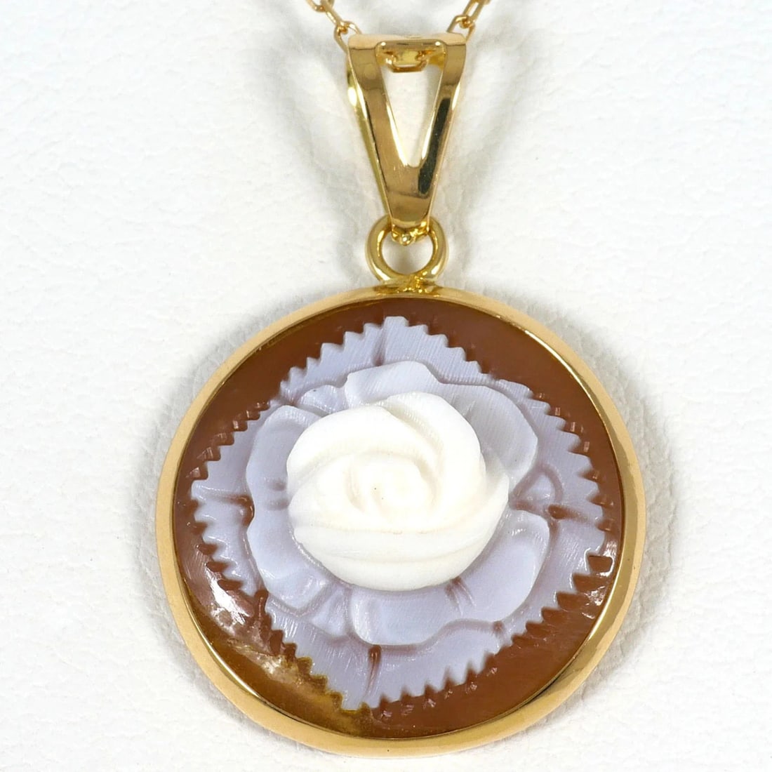 18K (18-KARAT) YELLOW GOLD NECKLACE WITH SHELL CAMEO (1 of 3)