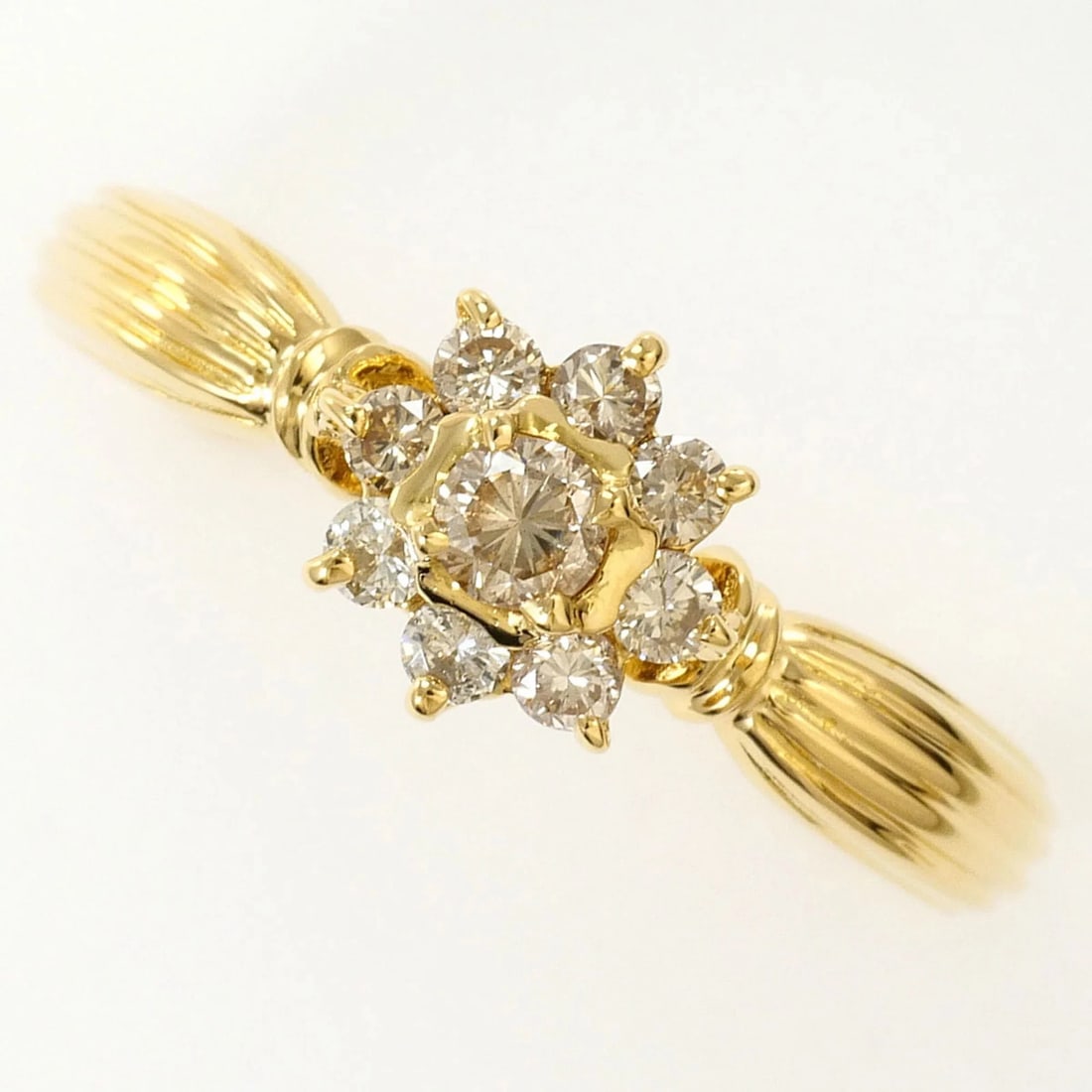 18K (18-KARAT) YELLOW GOLD RING, DIAMOND: 18K (18-karat) Yellow Gold Ring, Diamond Brand: Unbranded Type/Style: Band ring Material: Yellow gold (18K), Main Stone Natural Color: Yellow gold Size: US 6 Accessories: None Accessories