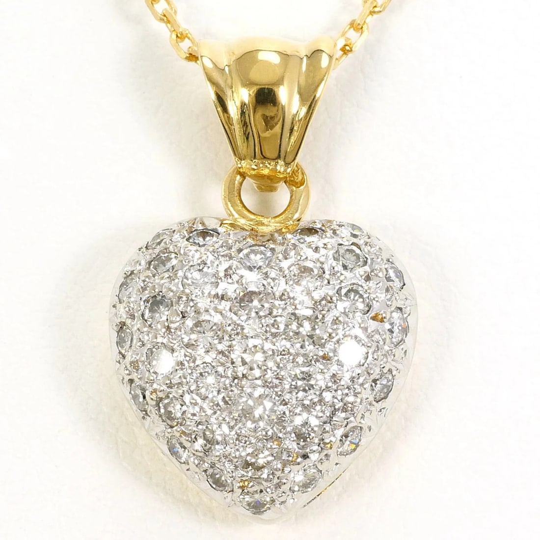 18K (18-KARAT) YELLOW GOLD NECKLACE WITH DIAMOND: 18K (18-karat) Yellow Gold Necklace with Diamond Brand: Unbranded Type/Style: Necklace Material: White gold (18K), Yellow gold (18K), Main Stone Natural Color: White gold, Yellow gold Size: Length: 40