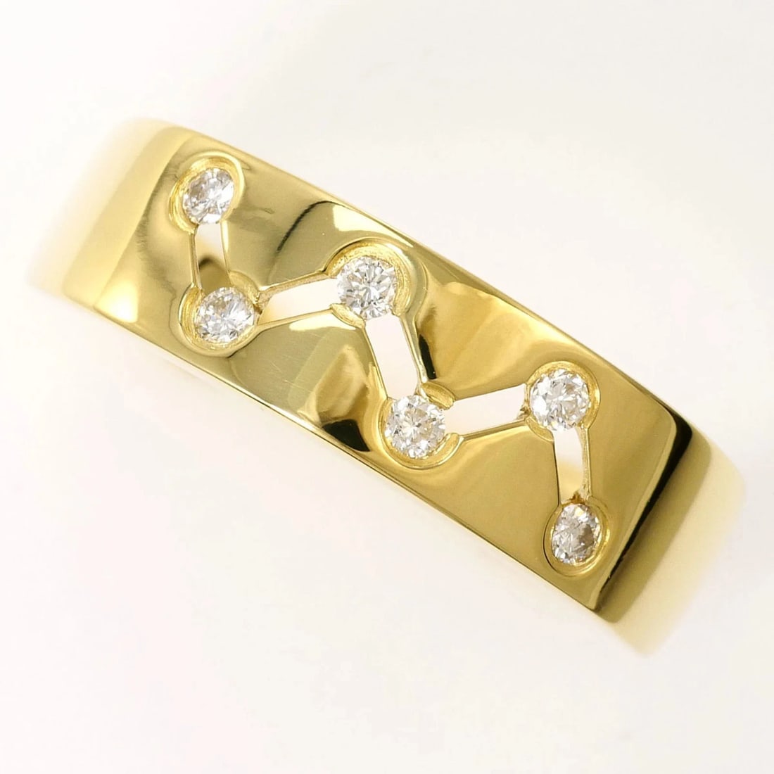 18K (18-KARAT) YELLOW GOLD RING WITH DIAMOND: 18K (18-karat) Yellow Gold Ring with Diamond Brand: Unbranded Type/Style: Band ring Material: Yellow gold (18K), Main Stone Natural Color: Yellow gold Size: US 8.5 Accessories: None Access