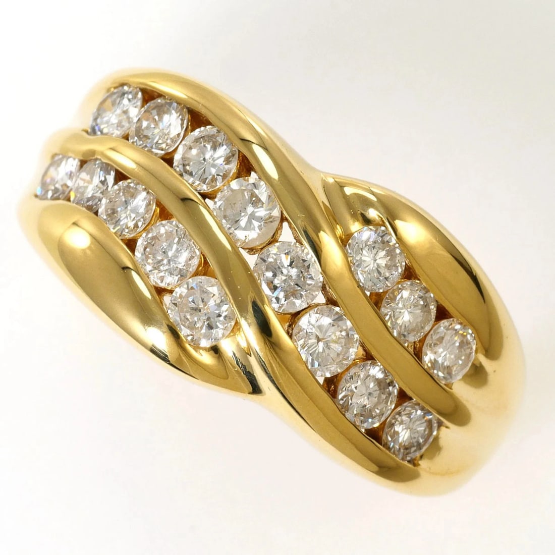 18K (18-KARAT) YELLOW GOLD RING, DIAMOND: 18K (18-karat) Yellow Gold Ring, Diamond Brand: Unbranded Type/Style: Band ring Material: Yellow gold (18K), Main Stone Natural Color: Yellow gold Size: US 6.5 Accessories: None Accessorie