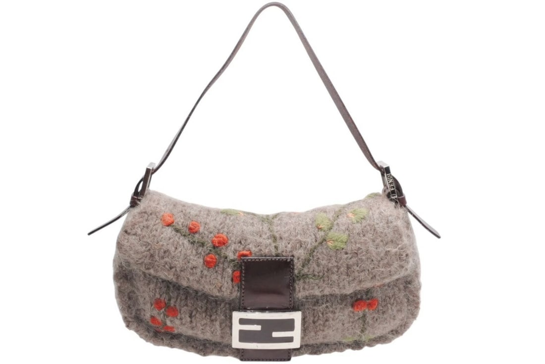 FENDI MAMMA BAGUETTE WOOL LEATHER SHOULDER BAG: FENDI Mamma Baguette Wool Leather Shoulder Bag Brand: Fendi Type/Style: Shoulder Bag Material: Wool, Leather Color: Brown Size: W 25cm x H 14cm x D 6cm (approx. W 9.8inch x H 5.5inch x D 2.4inch)