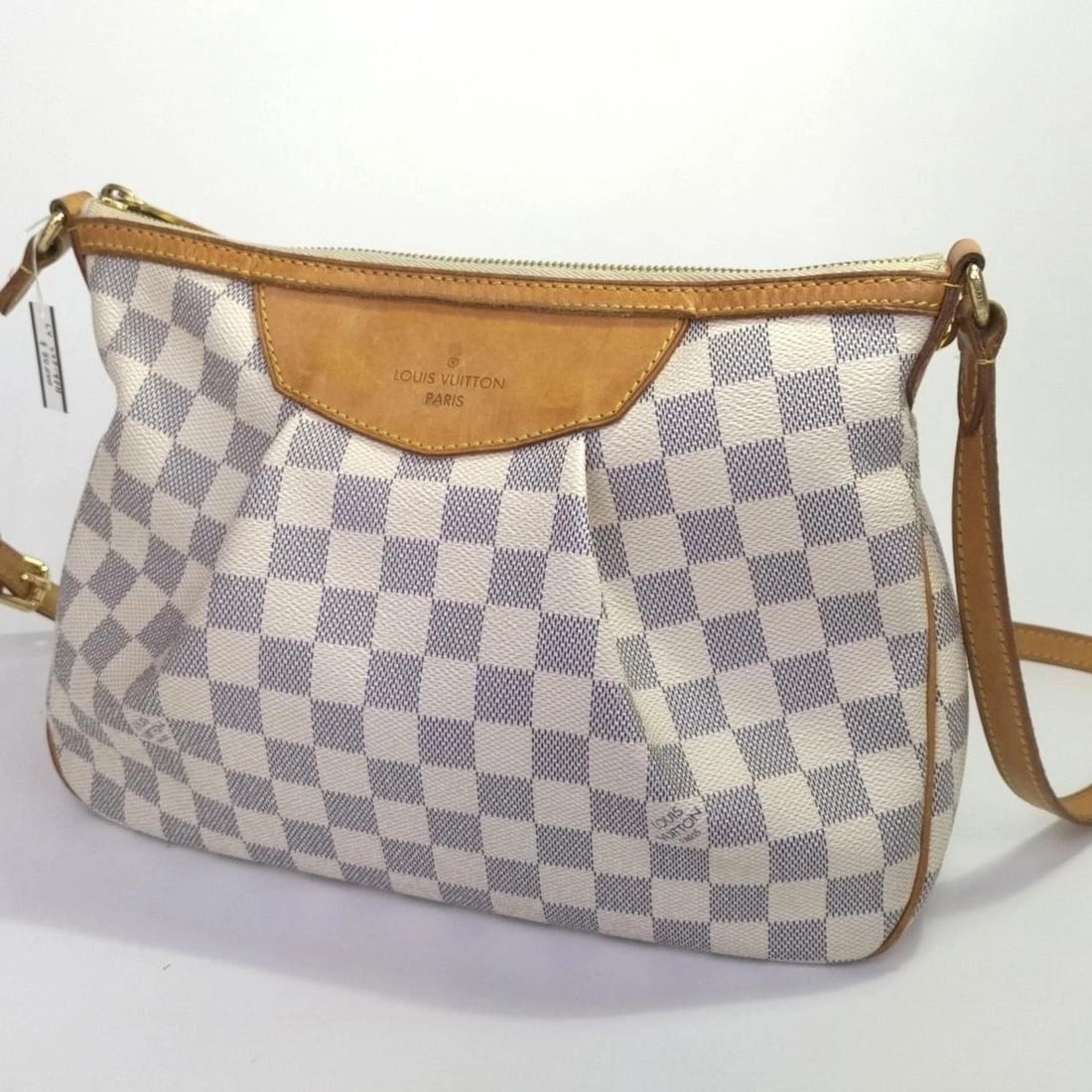 LOUIS VUITTON SIRACUSA PM SHOULDER BAG: LOUIS VUITTON Siracusa PM Shoulder Bag Brand: Louis Vuitton Type/Style: Shoulder Bag Material: Damier Azur Leather Color: White Size: Width approx. 30cm ? Height approx. 22cm ? Depth approx. 9cm A