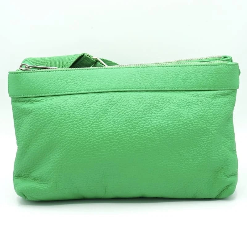 BOTTEGA VENETA CLASSIC PILLOW LEATHER CROSSBODY BAG: Bottega Veneta Classic Pillow Leather Crossbody Bag Brand: Bottega Veneta Type/Style: Crossbody Material: Leather Color: Parakeet Green Size: Approximately 24 cm (Width) x 14 cm (Height) x 6 cm