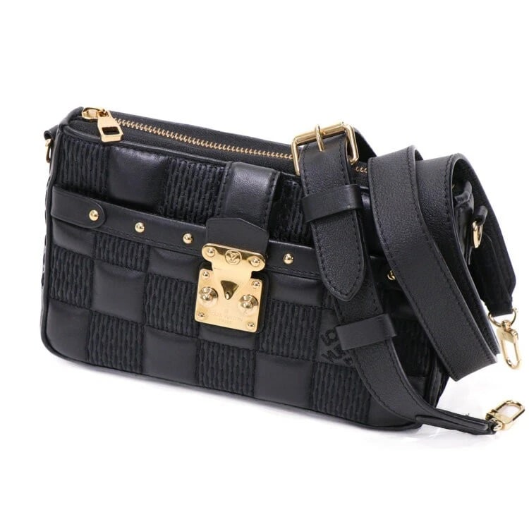 LOUIS VUITTON POCHETTE TROCA QUILTED LAMBSKIN LEATHER CROSSBODY BAG: Louis Vuitton Pochette Troca Quilted Lambskin Leather Crossbody Bag Brand: Louis Vuitton Type/Style: Shoulder Bag Material: Lambskin Leather Color: Black Size: Width: 20cm, Height: 12cm, Depth: 5cm