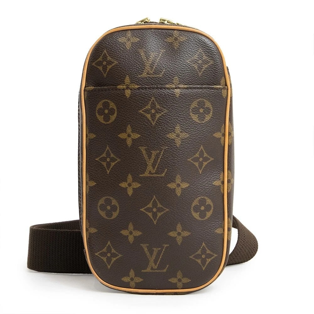 LOUIS VUITTON MONOGRAM POCHETTE GANGE SHOULDER BAG: LOUIS VUITTON Monogram Pochette Gange Shoulder Bag Brand: LOUIS VUITTON Type/Style: Shoulder Bag Material: Monogram Color: Brown / Gold hardware Size: (cm): Approx. W12cm x H22cm x D5cm Accessorie