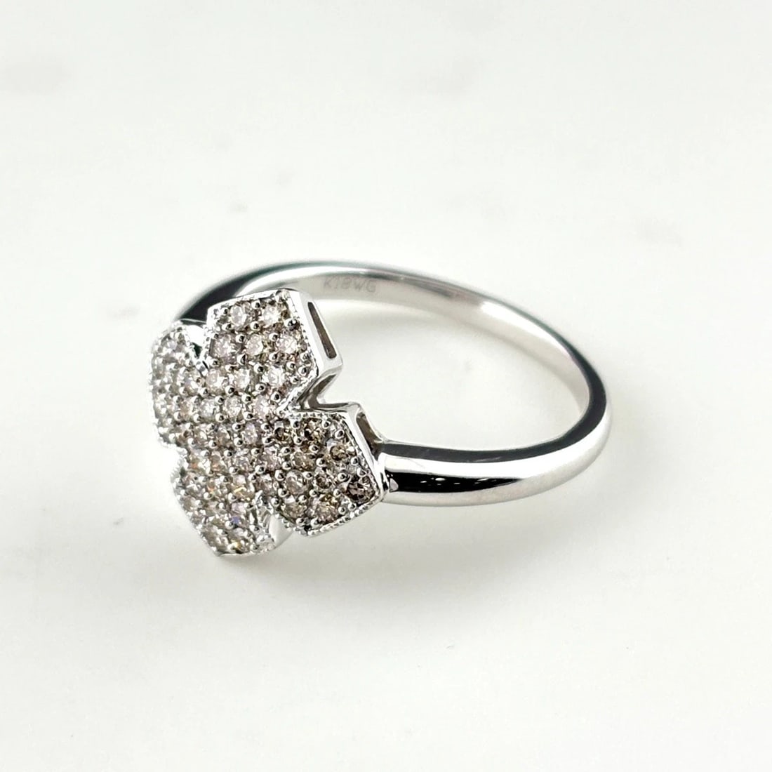 MELEE DIAMOND DESIGN RING WG RING: Melee Diamond Design Ring Wg Ring Brand: Unbranded Type/Style: Ring Material: 18K WG, Main Stone Natural Color: WG Size: US7.5 to 8 Accessories: None Accessories Notice: When purchasing pre-owned