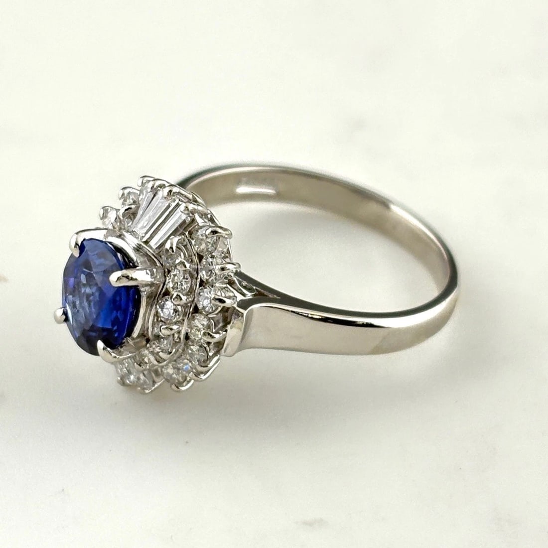 SAPPHIRE PLATINUM RING MELEE DIAMOND RING PT900: Sapphire Platinum Ring Melee Diamond Ring Pt900 Brand: Unbranded Type/Style: Ring Material: Pt900, Main Stone Sapphire /Secondary Stone:Natural Color: None Size: US6 Accessories: None Accessories