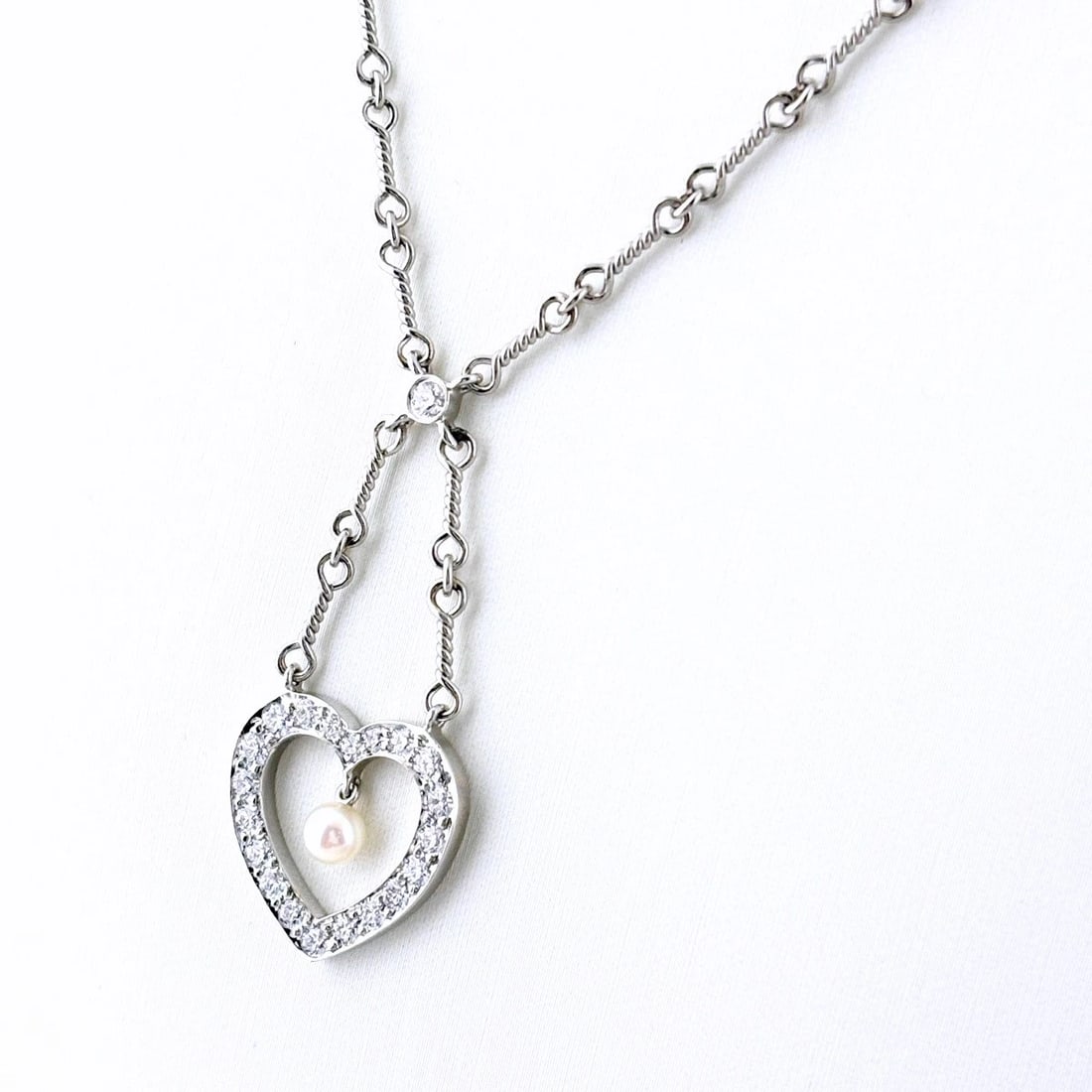 TIFFANY&CO. PEARL NECKLACE PLATINUM MELEE DIAMOND PENDANT: Tiffany&Co. Pearl Necklace Platinum Melee Diamond Pendant Brand: TIFFANY&Co. Type/Style: Necklace Material: Pt950, Main Stone Natural Color: None Size: 16.2x16.1mm(0.6") Accessories: None