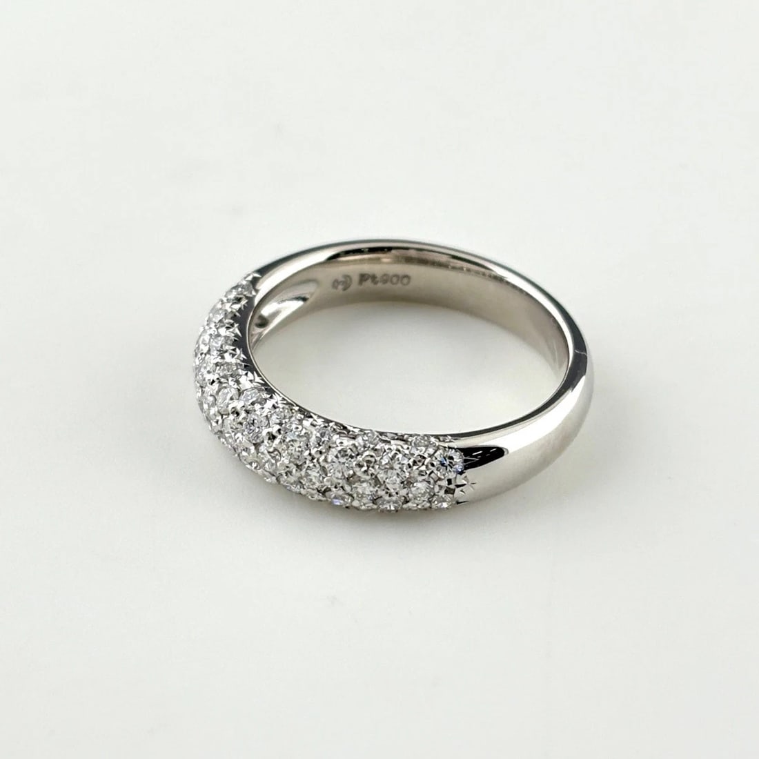 TASAKI MELEE DIAMOND RING PLATINUM RING PT900: Tasaki Melee Diamond Ring Platinum Ring Pt900 Brand: TASAKI Type/Style: Ring Material: Pt900, Main Stone Natural Color: None Size: US6 to 6.5 Accessories: None Accessories Notice: When purchasing