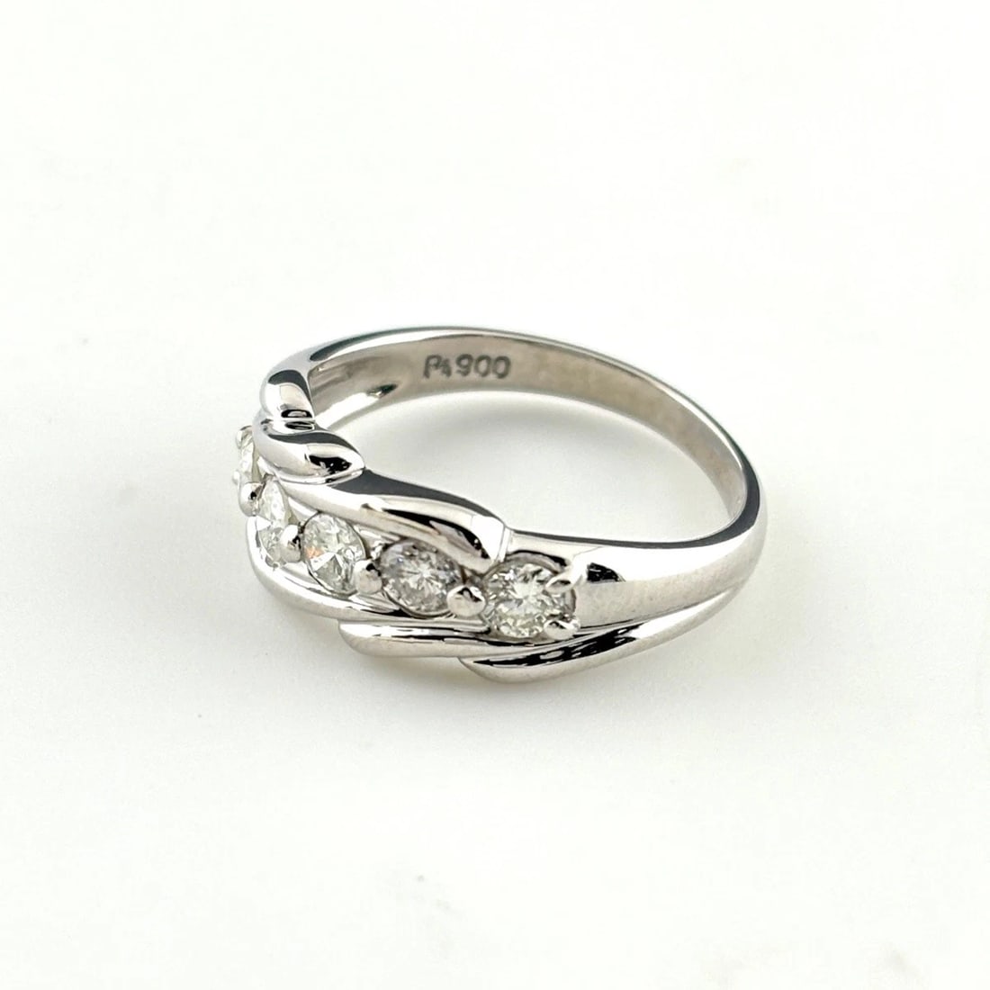 MELEE DIAMOND DESIGN RING PLATINUM RING PT900 DIAMOND: Melee Diamond Design Ring Platinum Ring Pt900 Diamond Brand: Unbranded Type/Style: Ring Material: Pt900, Main Stone Natural Color: None Size: US6 Accessories: None Accessories Notice: When purchasing