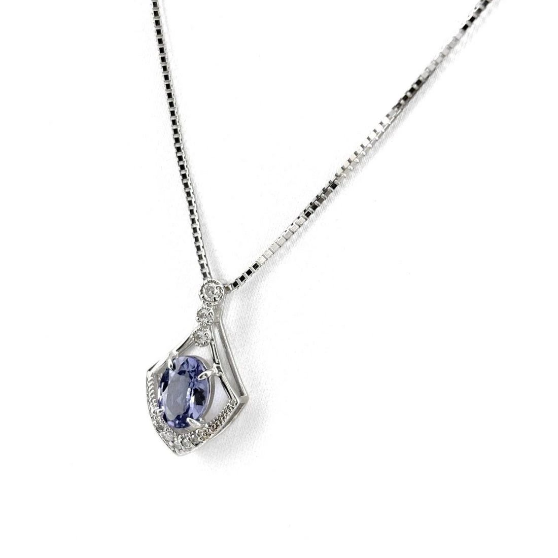 TANZANITE DESIGN NECKLACE WG PLATINUM PENDANT (1 of 4)
