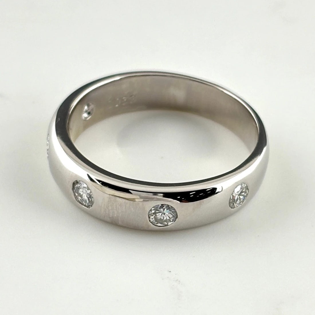MELEE DIAMOND DESIGN RING PLATINUM RING PT900: Melee Diamond Design Ring Platinum Ring Pt900 Brand: Unbranded Type/Style: Ring Material: Pt900, Main Stone Natural Color: None Size: US8.5 to 9 Accessories: None Accessories Notice: When