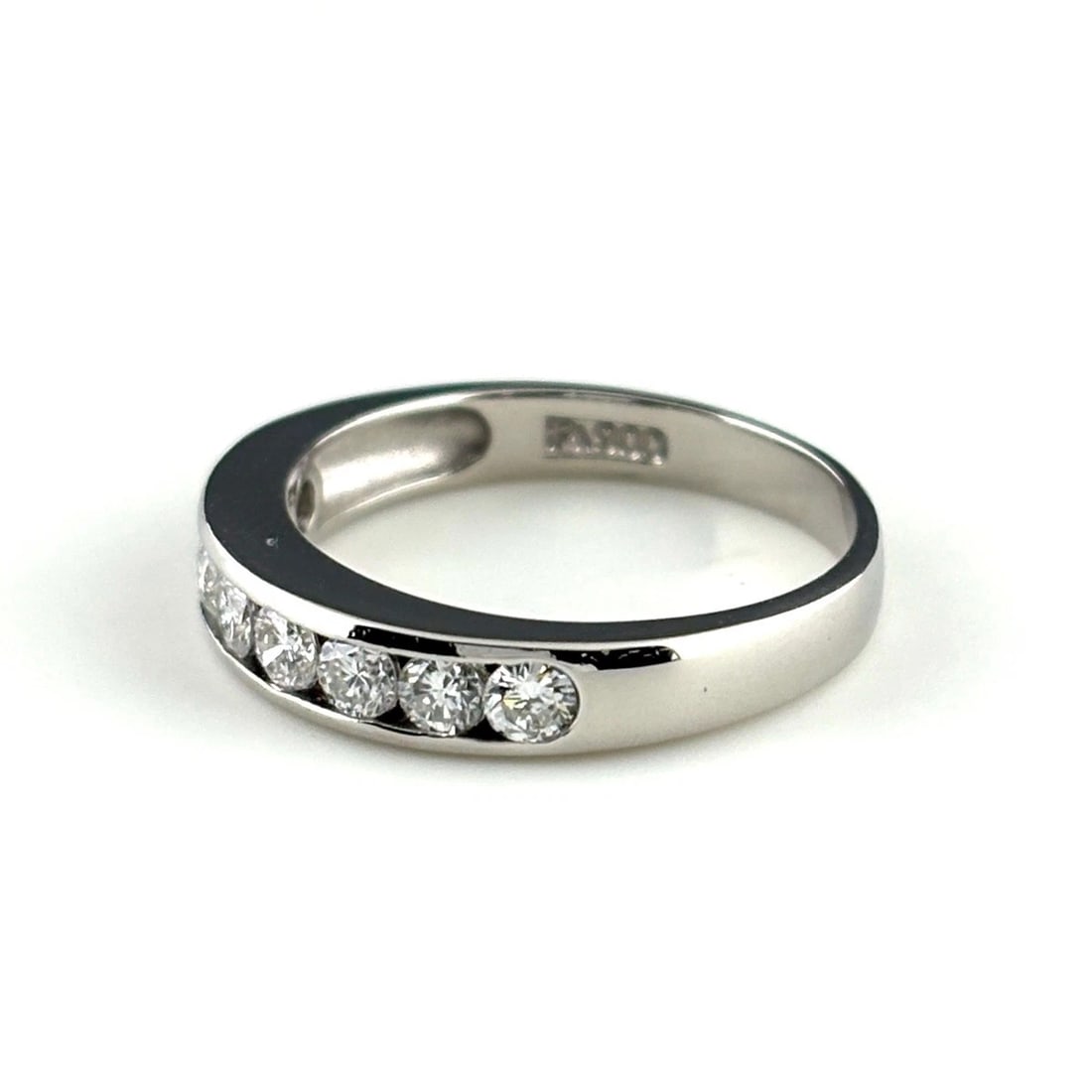MELEE DIAMOND DESIGN RING PLATINUM RING PT900 DIAMOND: Melee Diamond Design Ring Platinum Ring Pt900 Diamond Brand: Unbranded Type/Style: Ring Material: Pt900, Main Stone Natural Color: None Size: US6 Accessories: None Accessories Notice: When purchasing