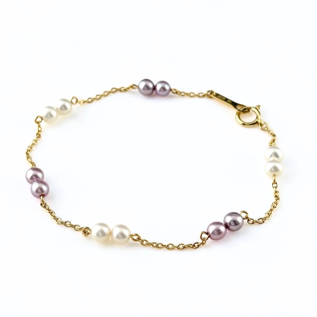 TASAKI PEARL YG BANGLES PEARL BRACELET 18K: Tasaki Pearl Yg Bangles Pearl Bracelet 18K Brand: TASAKI Type/Style: Bracelet Material: 18K YG, Main Stone Pearl /Secondary Stone:Natural Color: YG Size: 17cm(6.7") Accessories: None Accessories
