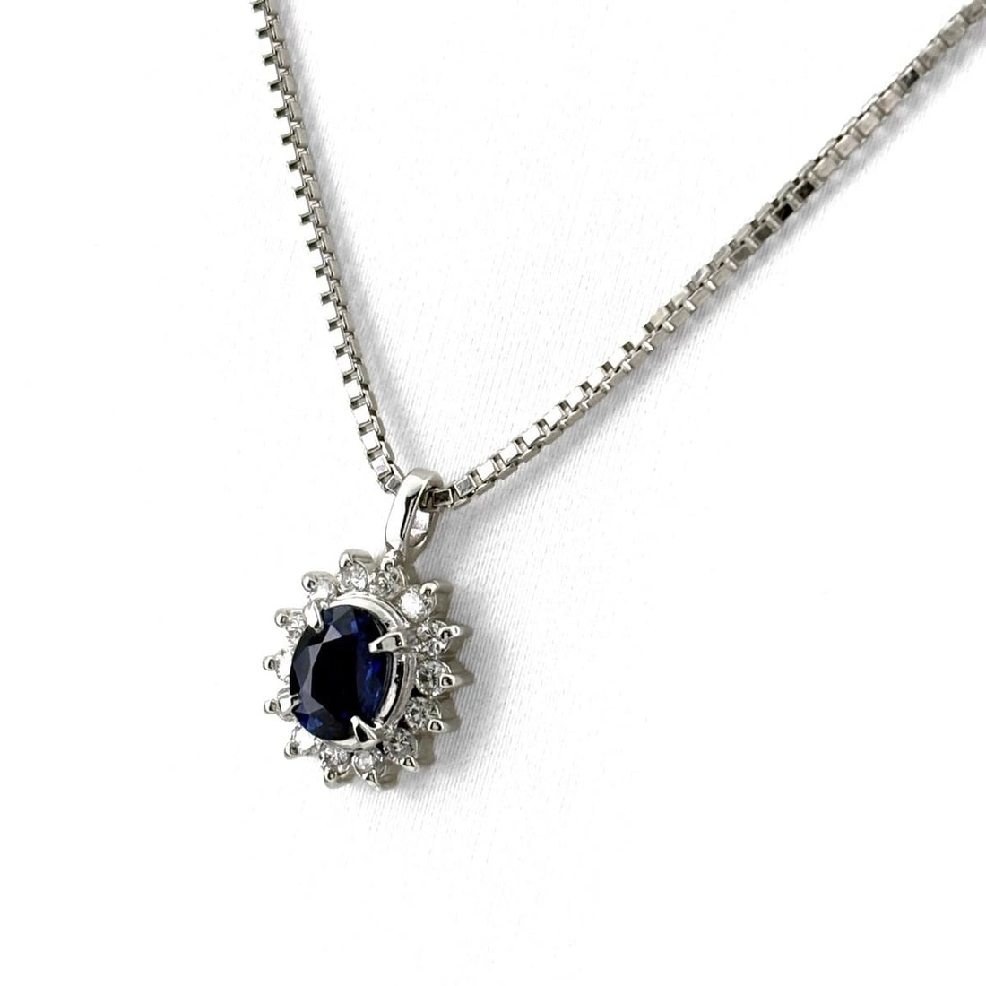 SAPPHIRE DESIGN NECKLACE PLATINUM PENDANT MELEE DIAMOND: Sapphire Design Necklace Platinum Pendant Melee Diamond Brand: Unbranded Type/Style: Necklace Material: Pt900, Main Stone Sapphire /Secondary Stone:Natural Color: None Size: 13.4x8.5mm(0.5") Acces