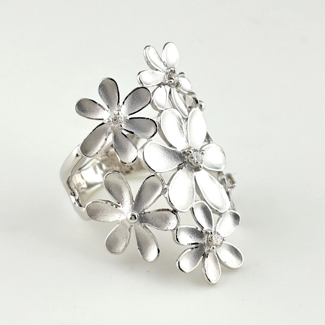 MELEE DIAMOND DESIGN RING WG RING - 2